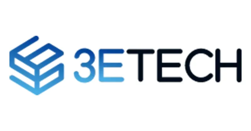 Синьо-сірий логотип 3E TECH із абстрактним кубічним символом ліворуч на чистому білому тлі.