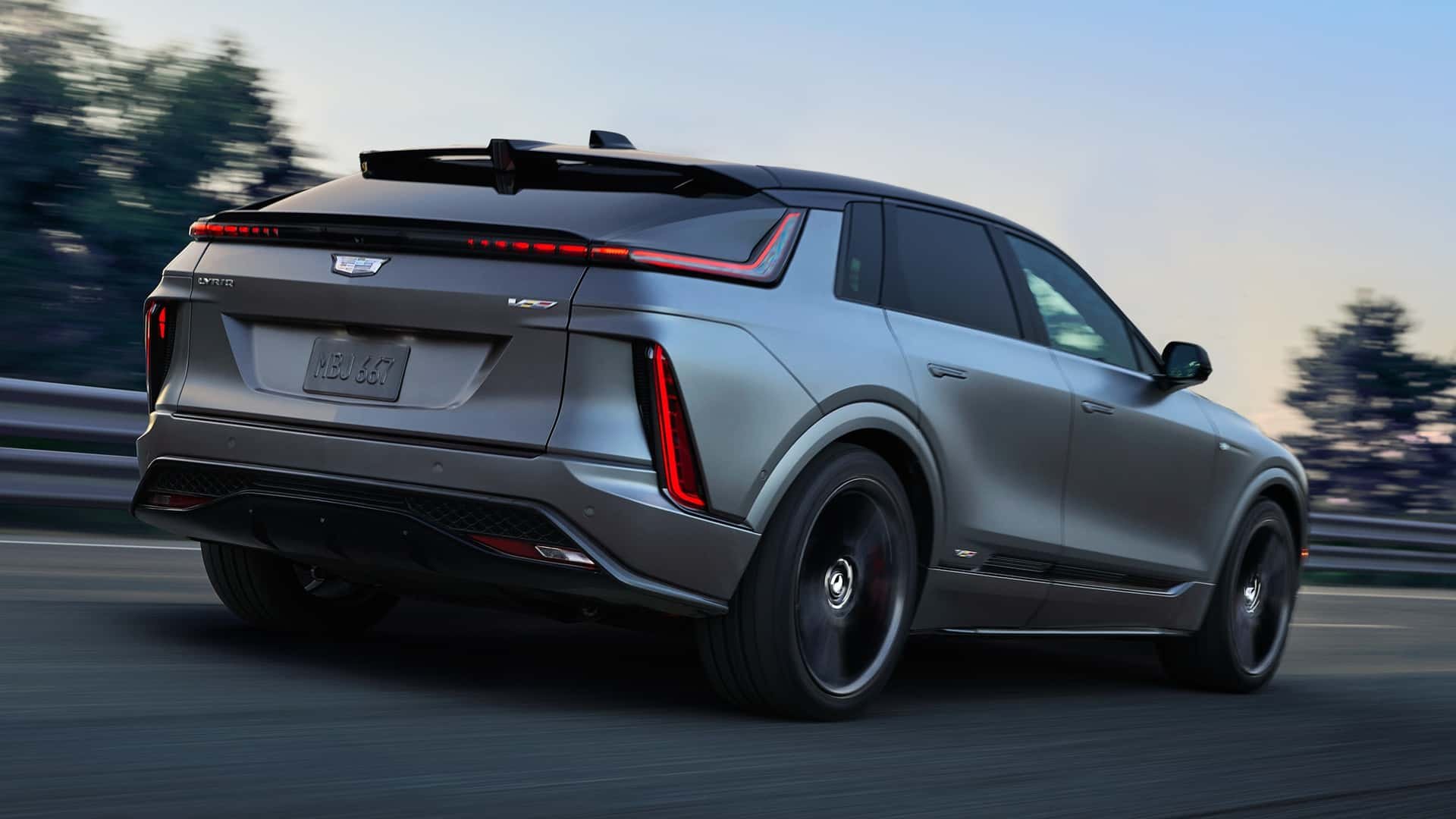 Cadillac викрадає клієнтів Tesla та інших ⚡