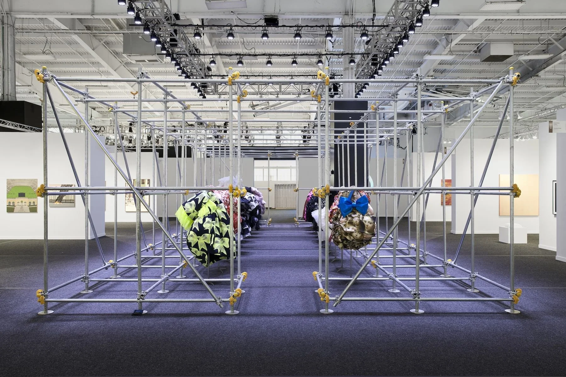Comme des Garçons демонструє рідкісні речі на арт-ярмарку в Нью-Йорку