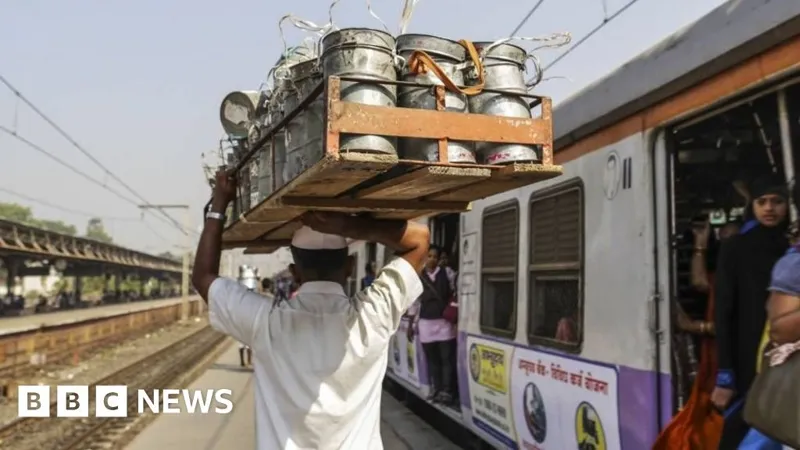 Dabbawala у Мумбаї: 130-річна традиція під загрозою