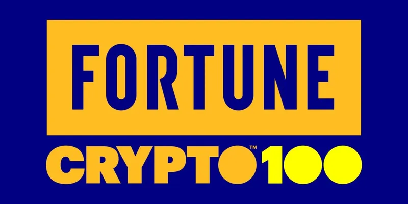 Графічний дизайн логотипу Fortune Crypto 100 із великим жовтим блоком та чорним текстом на темно-синьому фоні.