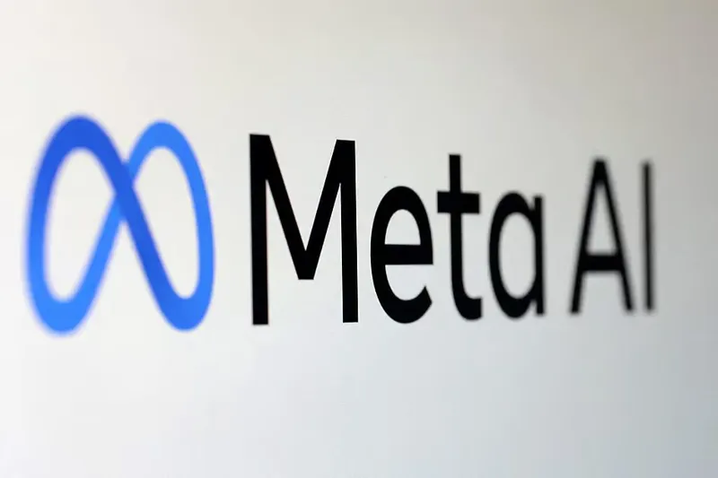 Логотип Meta AI: синій гліф нескінченності поруч із чорним текстом "Meta AI" на чистому білому фоні.
