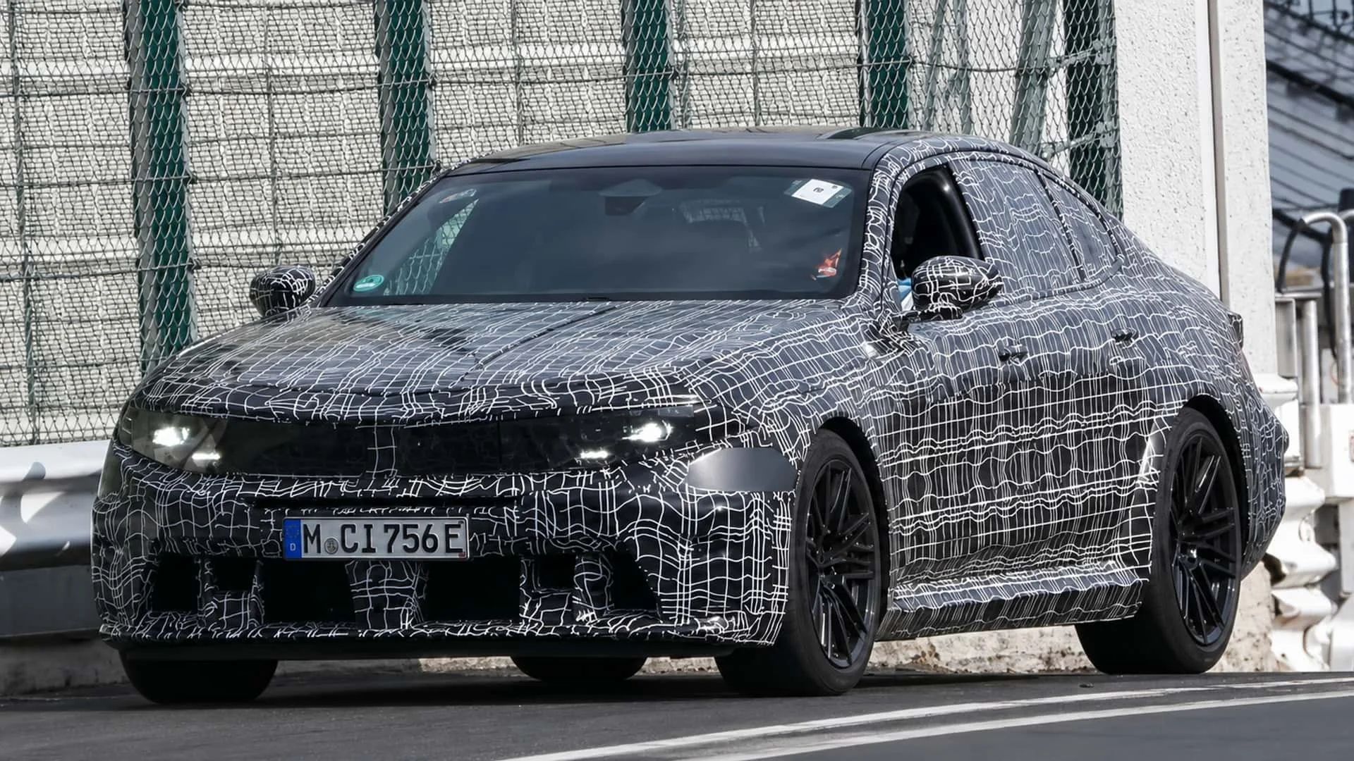Нові BMW M5 та електричний M3 помічені на тестах 🚀