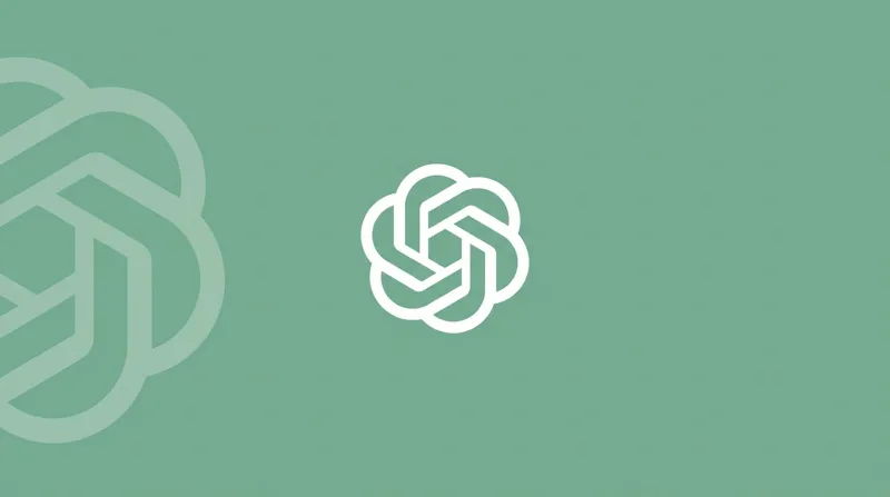 Білий графічний логотип OpenAI на однотонному зеленому тлі з великим напівпрозорим відбитком символу у лівій частині кадру.