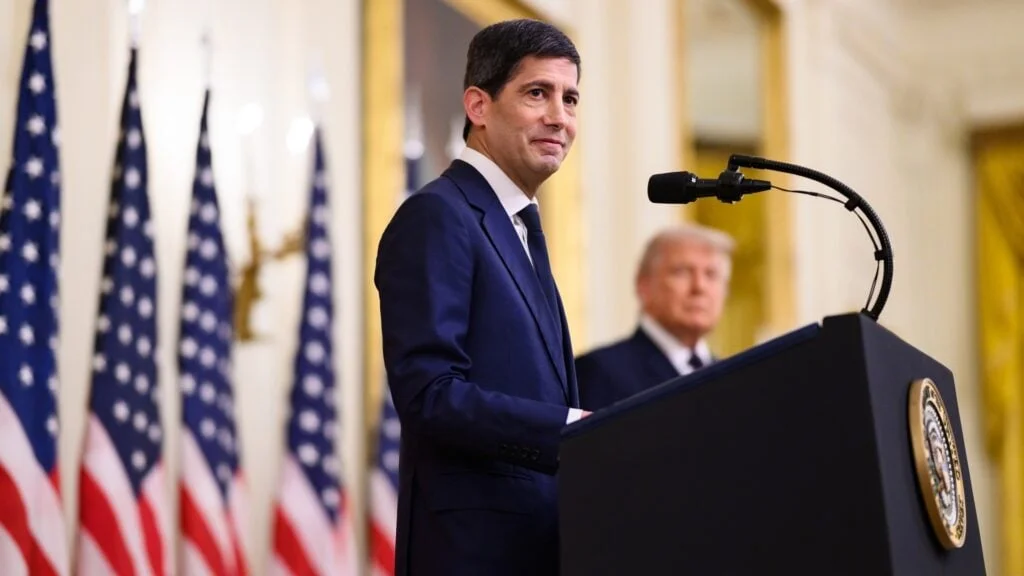Голова Федеральної резервної системи США Кевін Ворш під час виступу щодо монетарної політики
