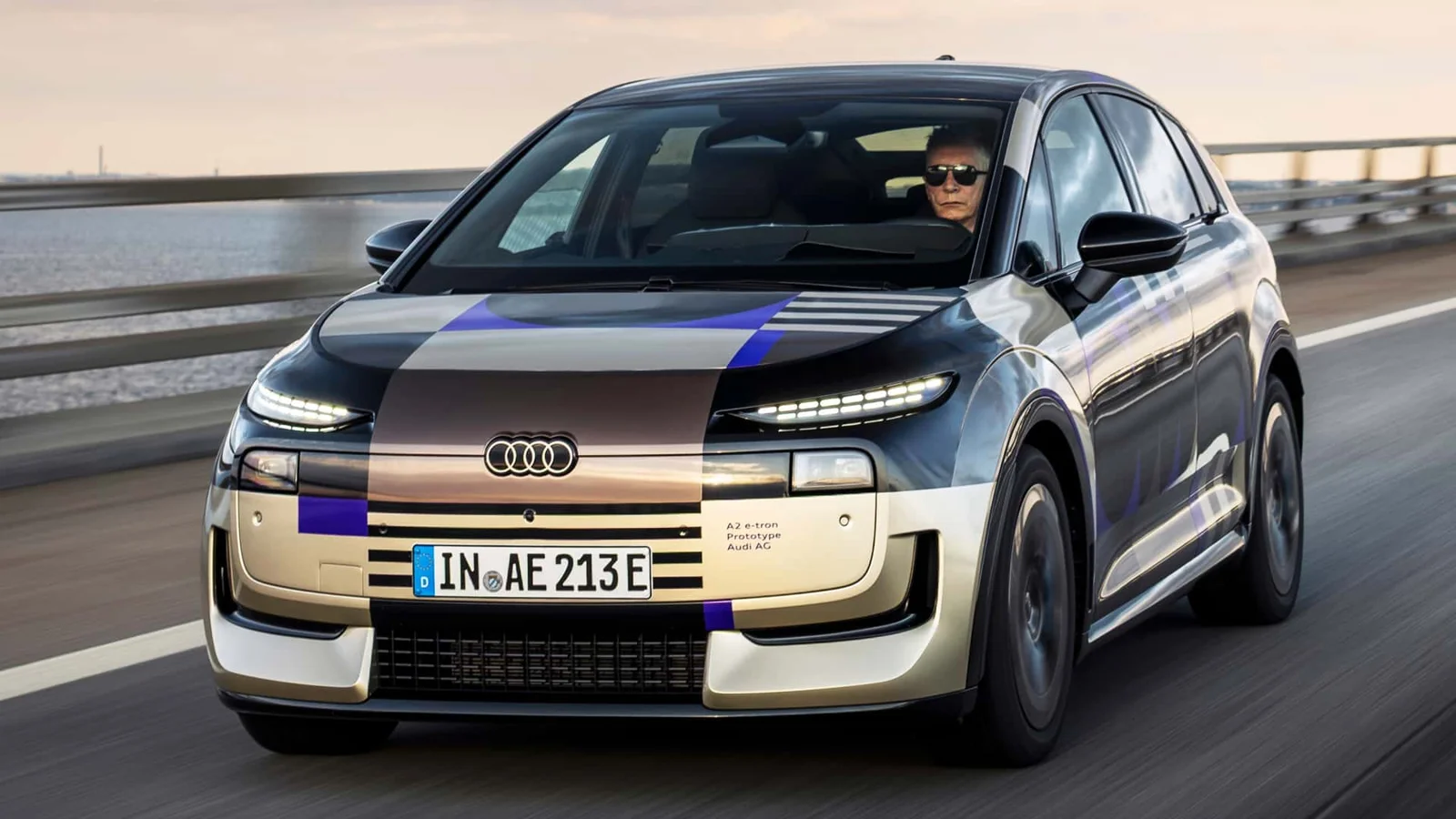 Камуфльований прототип нового електричного хетчбека Audi A2 e-tron під час випробувань