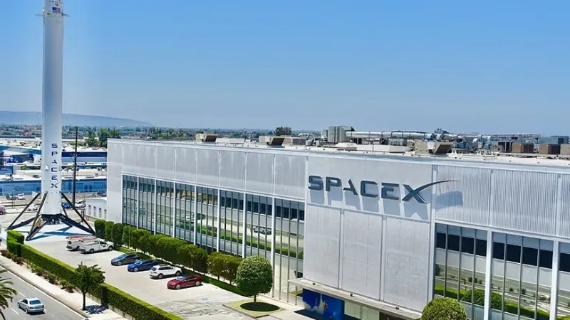 SpaceX розробляє власний смартфон на базі AI та чипів Qualcomm