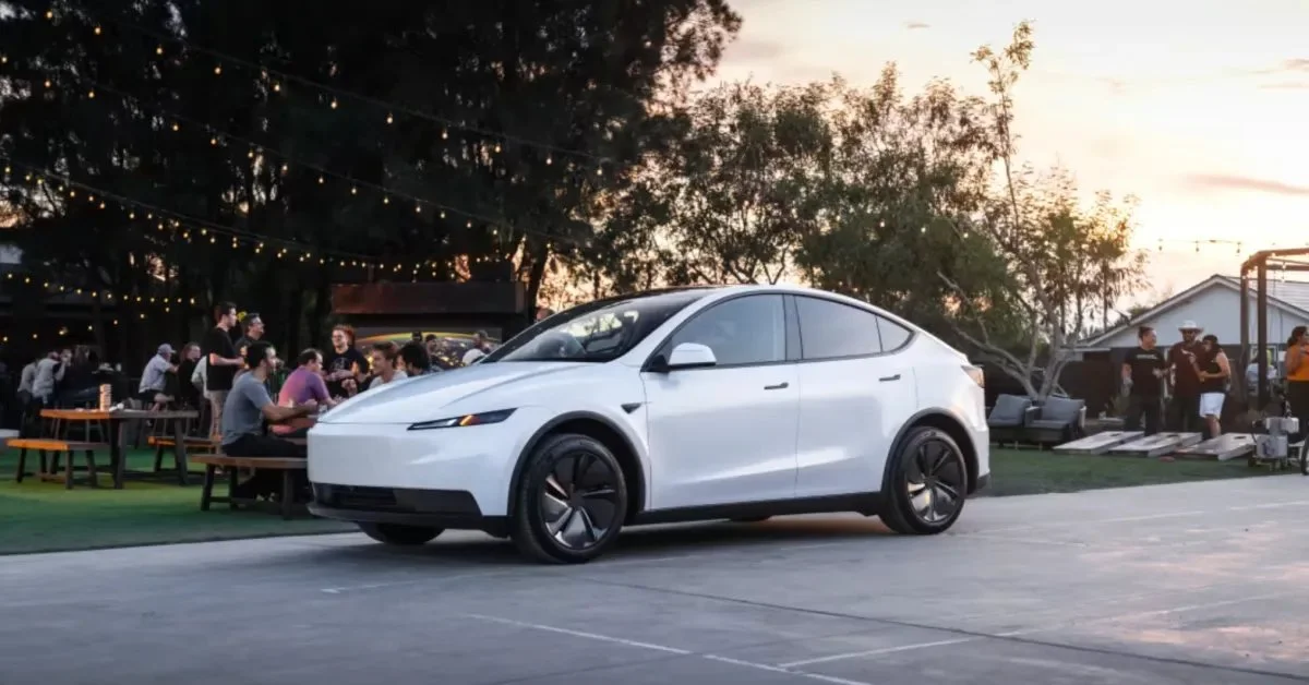 Tesla recall Model Y: 14575 авто можуть мати відсутній наклейку з сертифікацією