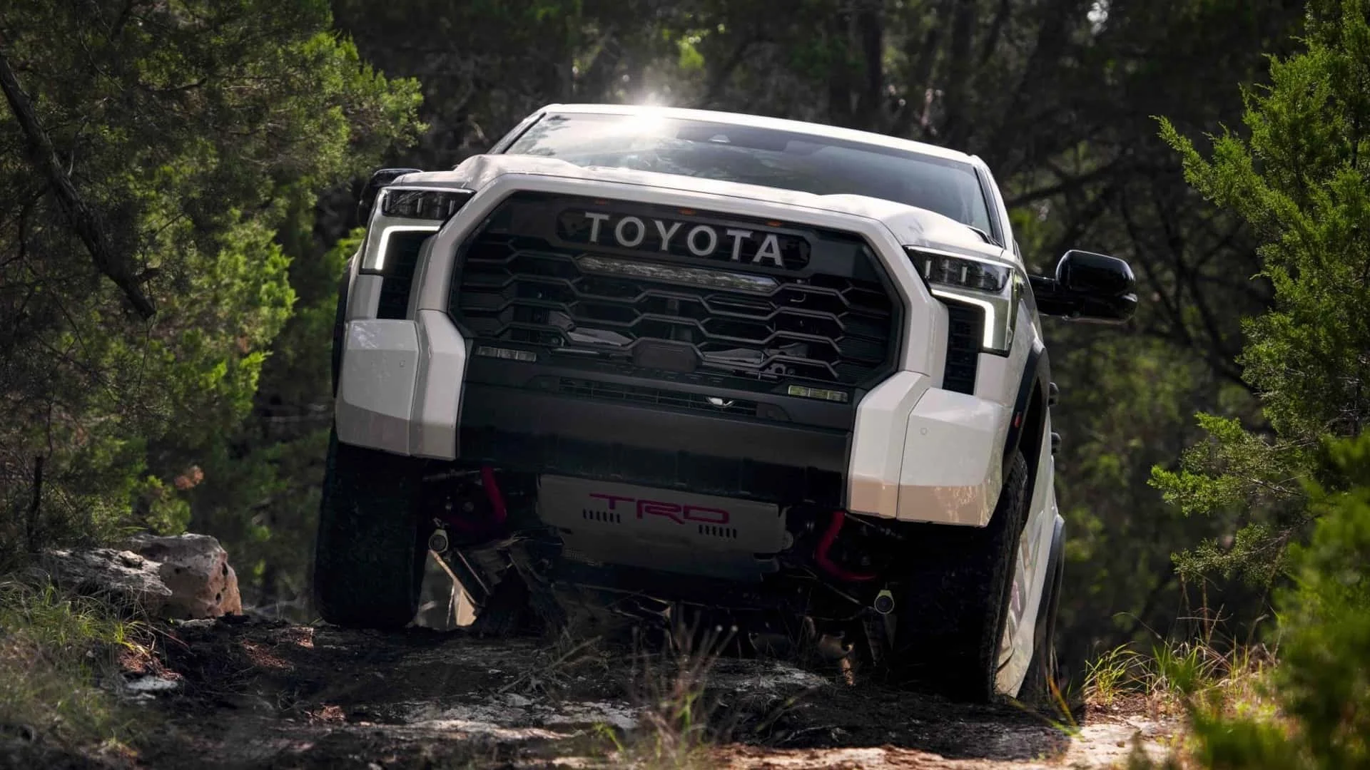Toyota Tundra: розширюється список автомобілів, що потребують відкликання двигунів